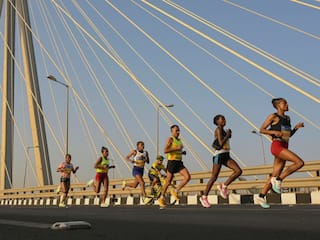 Mumbai Marathon 2023: मुंबई मैराथन के दौरान तबीयत बिगड़ने से 14 लोग अस्पताल में भर्ती, एक को कार्डियक अरेस्ट भी आया