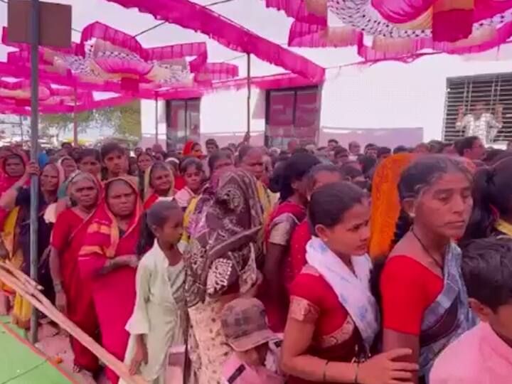 यावर्षी जवळपास 50 क्विंटल भाकरी व 250 क्विंटल भाजीचा महाप्रसाद यावेळी करण्यात आला होता. तर काही नागरिक स्वतः घरून आणलेल्या भाकरी व बारा मिसळ्याची भाजी प्रसाद म्हणून ग्राहण करतात.