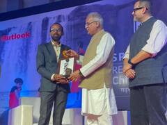 छत्तीसगढ़: पर्यावरण संरक्षण के लिए रोमशंकर को सीएम ने किया सम्मानित, अब तक साढ़े आठ लाख पेड़ों को किया संरक्षित