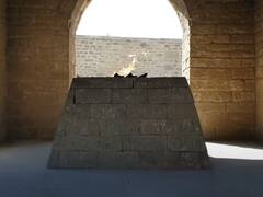 Ateshgah Baku Fire Temple: भारत से हजारों किलोमीटर दूर अजरबैजान का एक मंदिर आतिशगाह जहां सदियों से जल रही है आग...