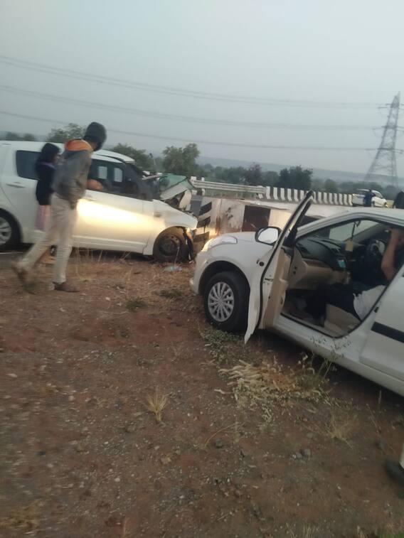 समृद्धी महामार्गावर दोन कारचा भीषण अपघात...