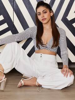 Photo : अलाया फर्निचरवालाने शेअर केले सुंदर फोटो