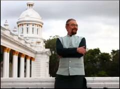 ਕਬੀਰ ਬੇਦੀ ਆਪਣੀ ਚੌਥੀ ਪਤਨੀ ਨਾਲ ਕਿਵੇਂ ਰਹਿ ਰਹੇ ਹਨ ਜ਼ਿੰਦਗੀ? ਜਾਣ ਕੇ ਰਹਿ ਜਾਵੋਗੇ ਹੈਰਾਨ