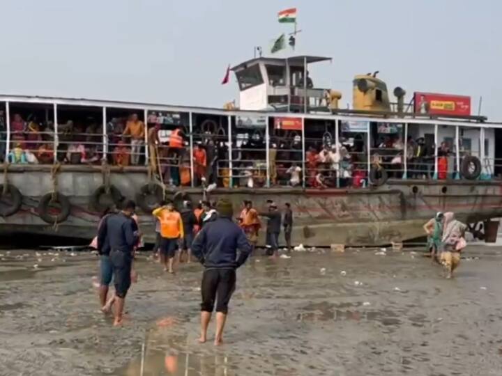 Gangasagar Mela 2023 600 pilgrims stranded in sea near Gangasagar, rescue operation continues Gangasagar Mela 2023: సముద్రంలో చిక్కుకుపోయిన 600 మంది భక్తులు, కొనసాగుతున్న సహాయక చర్యలు