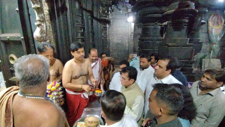 मोदी सरकारवर कोणी घोटाळेबाज दबाव टाकू शकत नाही. न्यायालयाला कोणी प्रभाव पाडू शकत नसल्याचे सोमय्या म्हणाले.