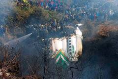 72 प्रवाशांचं शेवटचं उड्डाण... लँडिंगच्या केवळ 10 सेंकदांपूर्वीच प्लेन क्रॅश, फोटोंमध्ये पाहा अपघाताचं भीषण वास्तव