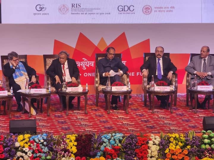 सीएम शिवराज ने उम्मीद जताई की मध्यप्रदेश सरकार की पहल पर्यावरण को धरती पर बचाएगी. 'थिंक-20' बैठक का आयोजन कुशाभाऊ ठाकरे कन्वेंशन सेंटर में किया गया है. कार्यक्रम का शुभारंभ मुख्यमंत्री शिवराज सिंह चौहान ने किया.