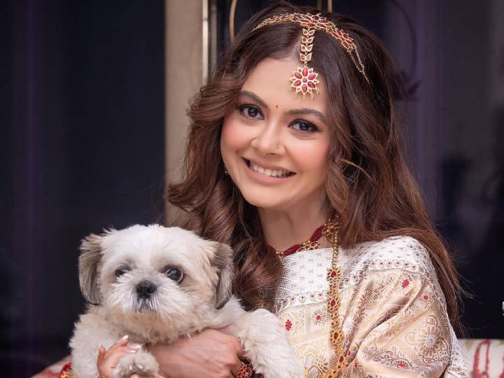 Saath Nibhaana Saathiya Actress Devoleena Bhattacharjee slammed netizens who trolled her for celebrating pet dog birthday पेट डॉग का बर्थडे सेलिब्रेट करने पर ट्रोल हुईं Devoleena का फूटा गुस्सा, ट्रोलर्स को दिया मुंहतोड़ जवाब