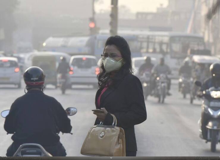 Delhi tempersture dropped by 4 degrees IMD issued cold wave alert Delhi Weather: दिल्ली में 4 डिग्री तक गिरा पारा, IMD ने जारी किया शीतलहर का अलर्ट, ठंड से लोग परेशान 
