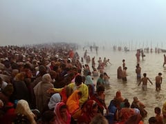 गंगासागर के पास समुद्र में फंसे 600 तीर्थयात्री, रेस्क्यू अभियान जारी
