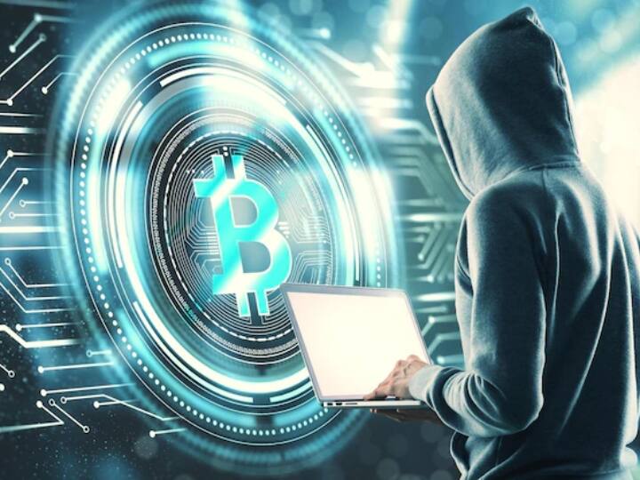 Cryptocurrency Fraud Alert Cyber Frauder stolen 12 lakhs rupees After Hacked Crypto Account in Maharashtra Cryptocurrency Fraud: क्रिप्टोकरेंसी में किया है निवेश तो हो जाएं सतर्क! महाराष्ट्र में एक अकाउंट से हैकर्स ने उड़ाए 12 लाख रुपये 