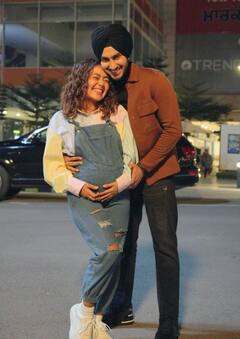 Neha Kakkar से लेकर अनुष्का शर्मा तक... जब इन सेलिब्रिटीज ने अजीबोगरीब प्रमोशन स्ट्रेटजी अपनाकर फैंस को किया शॉक्ड