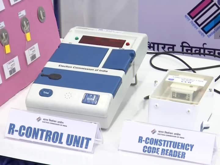 Representatives of eight national and 40 state parties were present at the event to put their views regarding the remote voting machine. (Photo: ANI)