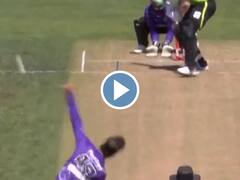 Watch: बिग बैश लीग में बॉलर ने पिच से बाहर फेंक दी गेंद, मज़ेदार वीडियो देख नहीं रोक पाएंगे हंसी