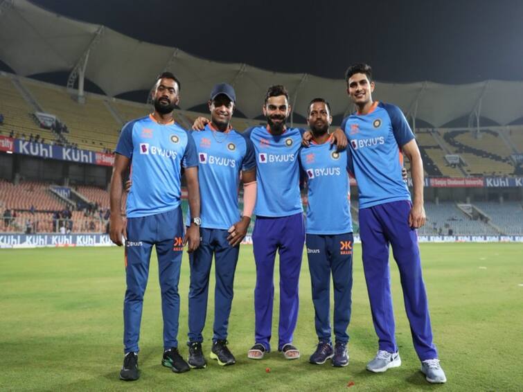 IND vs SL, 3rd ODI:Virat Kohli credits Team India’s throwdown experts Virat Kohli : இவர்கள் இல்லையேல் இது சாத்தியம் இல்லை... இந்தியாவின் முக்கிய மூன்று தூண்களை அறிமுகம் செய்த கோலி..!