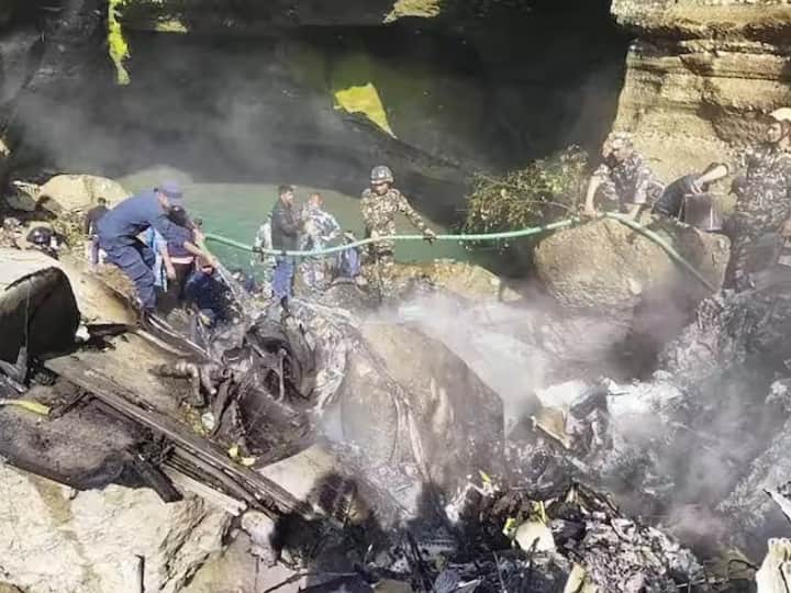 Nepal Plane Crash eyewitnesses recount narrow escape near aircraft crash site Nepal Plane Crash: 'कपड़े धो रही थी जब...', चश्मदीदों ने नेपाल में हुए विमान दुर्घटना में बाल-बाल बचने की कहानी सुनाई