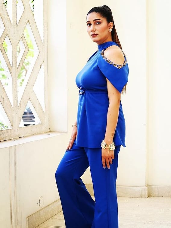 सलवार सूट छोड़ सपना चौधरी का वेस्टर्न लुक में कातिल अंदाज