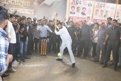 CM Eknath Shinde: चौकार... षट्कार... मुख्यमंत्री एकनाथ शिंदेंची क्रिकेटच्या मैदानात जोरदार बँटिंग, चौफेर फटकेबाजी!