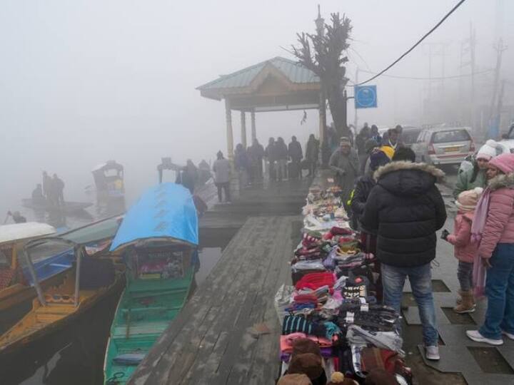 जम्मू-कश्मीर, हिमाचल प्रदेश और उत्तराखंड में भी 18 जनवरी से 20 जनवरी के बीच बारिश और बर्फबारी हो सकती है.