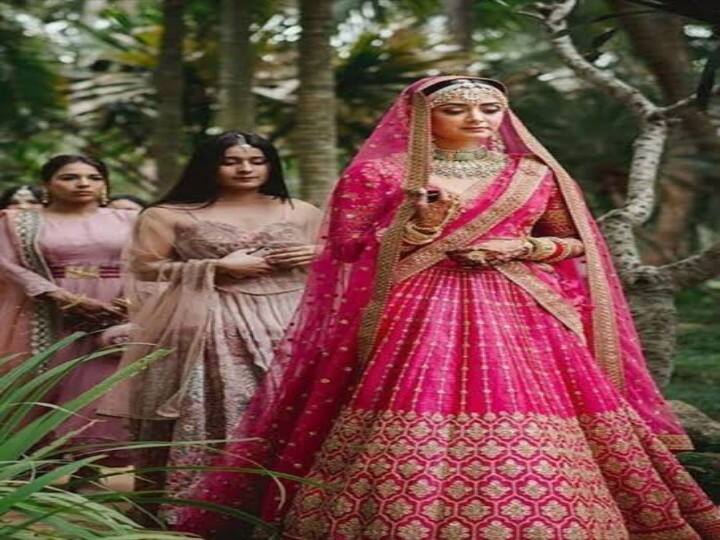 Bridal Lehenga:अगर इस शादी के सीजन में आपकी शादी हो रही है और आप अफॉर्डेबल और अच्छा लहंगा खरीदना चाहते हैं,तो हम आपको बताते हैं दिल्ली के ऐसे मार्केट जहां से आप सस्ते और डिजाइनर लहंगे खरीद सकते हैं.