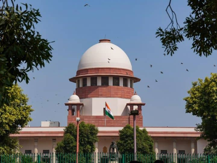 forced conversion supreme court reprimands on different petitions in conversion case 'आप याचिका देना और वापस लेना जारी नहीं रख सकते', धर्मांतरण मामले में सुप्रीम कोर्ट की फटकार, 2 हफ्ते बाद सुनवाई