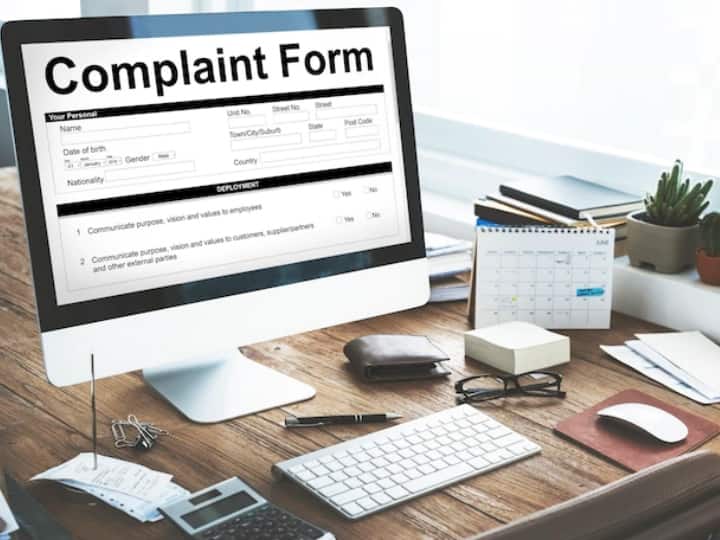 EPFiGMS पोर्टल ईपीएफ ग्राहकों को खुली शिकायतों और रिक्वेस्ट के स्टेटस को देखने की भी अनुमति देता है. शिकायत केवल पीएफ सदस्य, ईपीएस पेंशनर, नियोक्ता और ईपीएफ से जुड़े लोगों द्वारा ही दर्ज कराई जा सकती है.