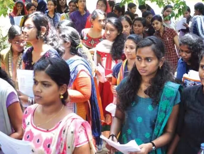 female students at this Kerala university can avail menstrual leave Menstrual Leave: આ રાજ્યની સરકારે વિદ્યાર્થીનીઓને આપી રાહત, પીરિયડ્સમાં મળશે રજા