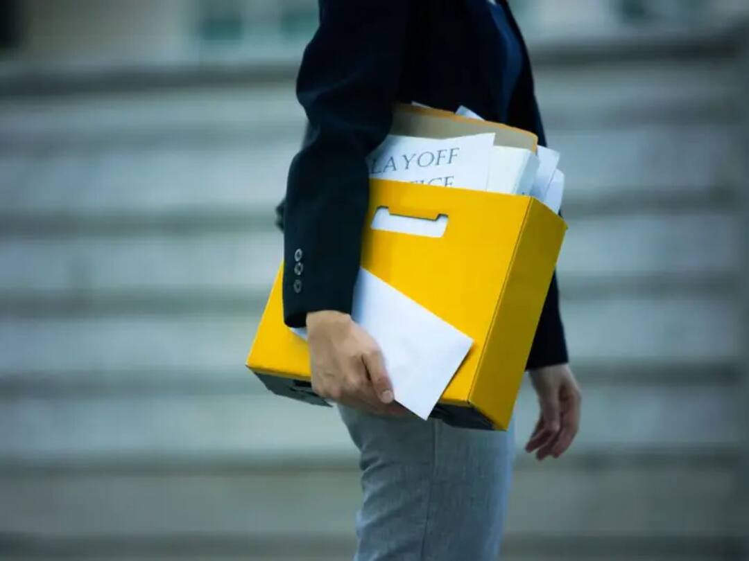 Tech Layoffs: రోజుకు 1600 మందికి పింక్ స్లిప్, ప్రొఫెషనల్స్ను వెళ్లగొడుతున్న టెక్ కంపెనీలు Over 1,600 Employees Fired Per Day On Average In January by Tech Layoffs Tech Layoffs: రోజుకు 1600 మందికి పింక్ స్లిప్, ప్రొఫెషనల్స్ను వెళ్లగొడుతున్న టెక్ కంపెనీలు