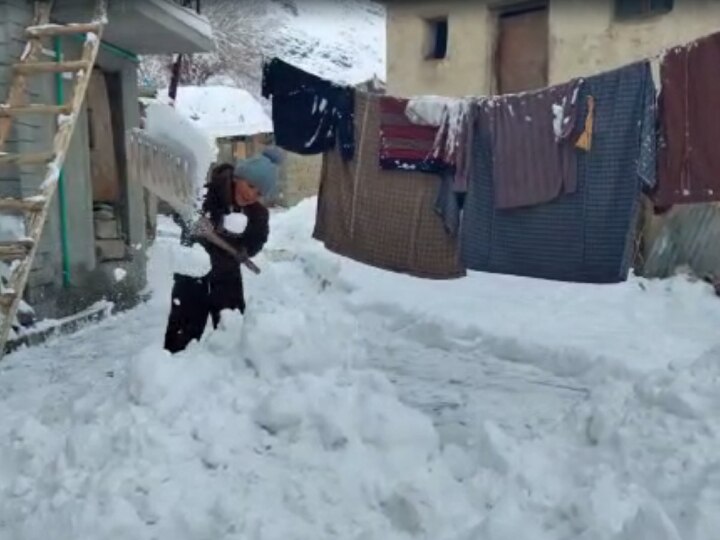 खूबसूरत लेकिन खतरनाक...  -29.2°c में नदी-नाले सब जम गए, देखें लद्दाख का ये नजारा