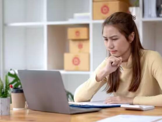 ਜੇਕਰ ਕੋਈ ਕੰਪਨੀ ਕਰਮਚਾਰੀਆਂ ਦੇ PF ਦੇ ਪੈਸੇ ਜਮ੍ਹਾ ਨਹੀਂ ਕਰਵਾਉਂਦੀ ਹੈ ਜਾਂ ਜੇਕਰ ਤੁਹਾਨੂੰ ਇਸ ਖਾਤੇ ਦੇ ਤਹਿਤ ਕਿਸੇ ਤਰ੍ਹਾਂ ਦੀ ਸਮੱਸਿਆ ਹੈ ਤਾਂ ਤੁਸੀਂ ਇਸ ਬਾਰੇ ਸ਼ਿਕਾਇਤ ਦਰਜ ਕਰਵਾ ਸਕਦੇ ਹੋ।