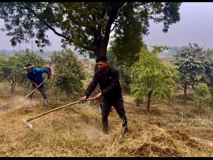 इस प्रोजक्ट को एएसआइ के वरिष्ठ अधिकारी वसंत स्वर्णकार के नेतृत्व में किया जा रहा है.स्वर्णकार की अगुवाई में साल 2013-4, 2017-18 में भी खुदाई की गई थी. इससे पहले साल 1969--73 के दौरान पद्म विभूषण बीबी लाल की अगुवाई में पुराने किला में खुदाई हुई थी.