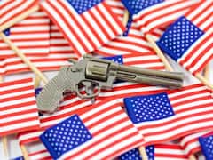 అమెరికాలో కాల్పుల కలకలం - తల్లి, ఆరు నెలల పాప సహా ఆరుగురు మృతి