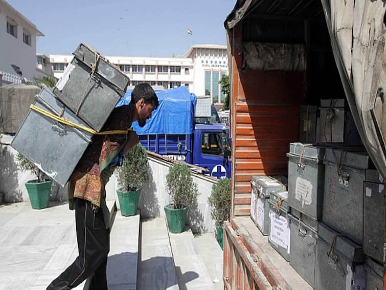 Darbar Move May Have Ended But Kashmir Vendors Keep Annual Date With Affordable Winter Wear In Jammu