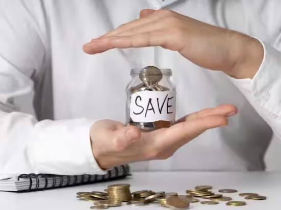 ਕਰਮਚਾਰੀ ਭਵਿੱਖ ਨਿਧੀ ਸੰਸਥਾ ਕਰਮਚਾਰੀਆਂ ਦੀ ਸੇਵਾਮੁਕਤੀ ਲਈ ਫੰਡ ਜਮ੍ਹਾਂ ਕਰਵਾਉਂਦੀ ਰਹਿੰਦੀ ਹੈ। ਇਹ ਫੰਡ ਕਰਮਚਾਰੀਆਂ ਦੀ ਤਨਖਾਹ ਅਤੇ ਕੰਪਨੀਆਂ ਦੀ ਤਰਫੋਂ ਈਪੀਐਫ ਜਾਂ ਪੀਐਫ ਖਾਤੇ ਵਿੱਚ ਜਮ੍ਹਾ ਕੀਤਾ ਜਾਂਦਾ ਹੈ। ਸਰਕਾਰ ਇਸ ਡਿਪਾਜ਼ਿਟ 'ਤੇ ਸਾਲਾਨਾ ਵਿਆਜ ਵੀ ਅਦਾ ਕਰਦੀ ਹੈ। ਹੁਣ ਇਸ ਰਕਮ ਨੂੰ ਚੈੱਕ ਕਰਨ, ਕਢਵਾਉਣ ਜਾਂ ਕੋਈ ਹੋਰ ਕੰਮ ਕਰਨ ਲਈ ਆਨਲਾਈਨ ਸਹੂਲਤ ਦਿੱਤੀ ਗਈ ਹੈ।