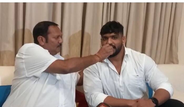 मागच्याच आठवड्यात पुण्यात महाराष्ट्र केसरी स्पर्धा पार पाडली. फायनलमध्ये शिवराज राक्षेने महेंद्र गायकवाडचा पराभव केला.