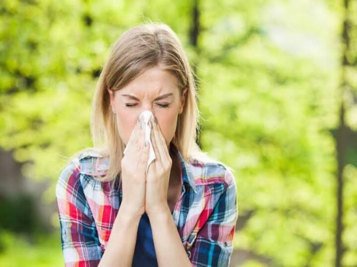 Sneezing Problem: क्या सुबह उठने के बाद आपको भी आती है लगातार छींक, जानें कैसे पा सकते हैं छुटकारा health tips why sneeze comes after waking up in the morning know how to get rid of it Sneezing Problem: क्या सुबह उठने के बाद आपको भी आती है लगातार छींक, जानें कैसे पा सकते हैं छुटकारा