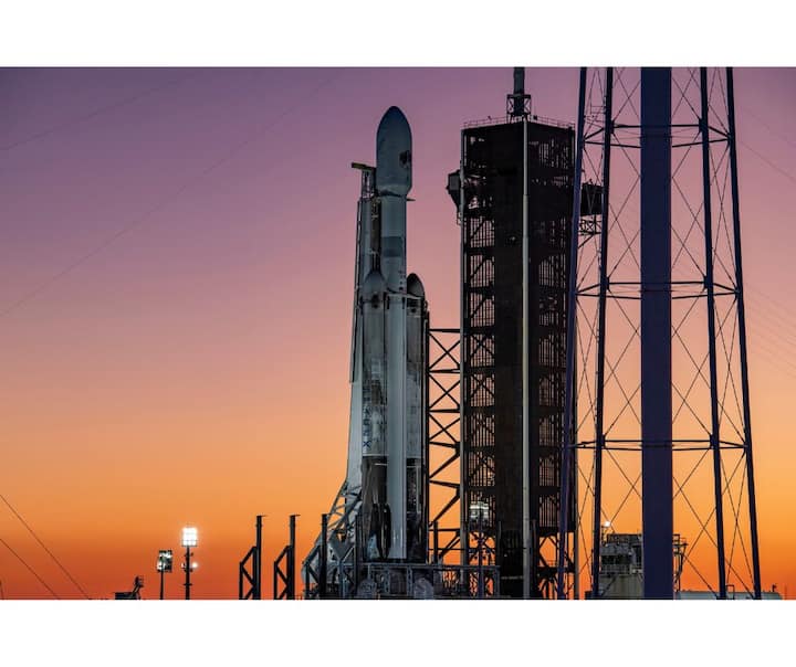 SATCOM 2 हा सैन्य दलांना अधिक माहिती देऊन त्यांचा संपर्क वाढवण्यात आणि शत्रूशी दोन हात करण्यासाठी आवश्यक माहिती सेन्य दलाला पोहोचवेल.  ( PC : SpaceX/twitter )