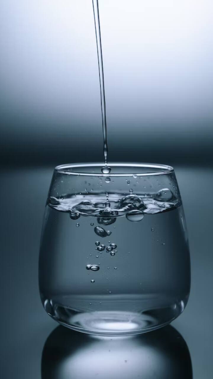 தேவையான அளவு தண்ணீர் குடிக்க வேண்டும்