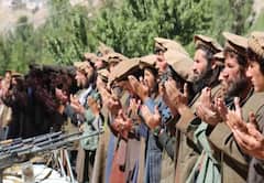 खचाखच भरे स्टेडियम में काट डाला चार युवकों का हाथ, 5 लोगों पर बरसाए गए कोड़े