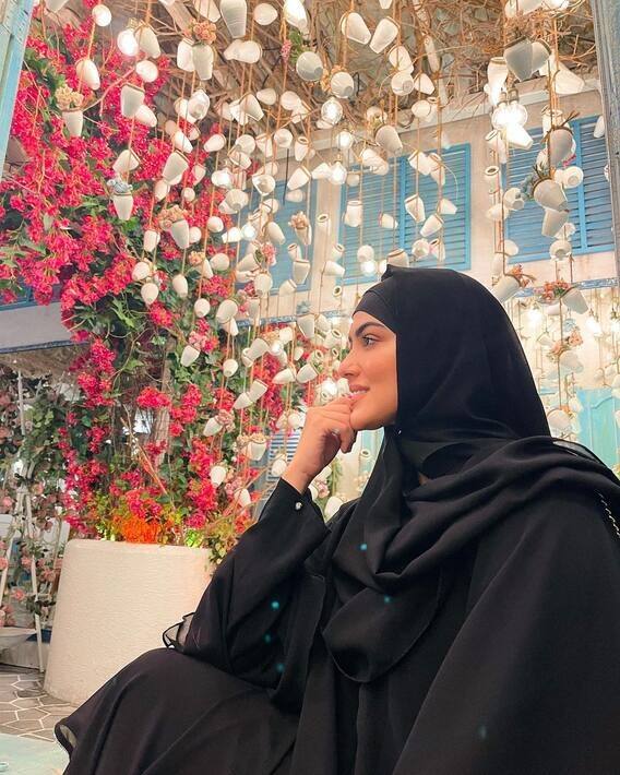 बता दें सना खान सोशल मीडिया पर काफी एक्टिव रहती हैं और वो सोशल मीडिया पर हर दिन अपनी तस्वीरें और वीडियो फैंस के साथ शेयर करती रहती हैं.  (फोटो – सोशल मीडिया)