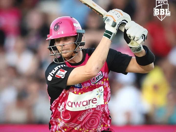 Australian Batsman Steven Smith smashed hundred against Adelaide Strikers in Big Bash League 2022-23 before IND vs AUS test series स्टीव स्मिथ ने भारत के लिए बजाई खतरे की घंटी, 56 गेंद में जड़ा धमाकेदार शतक