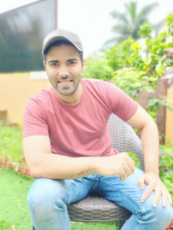 पांड्या स्टोर के गौतम के पास है ये डिग्री