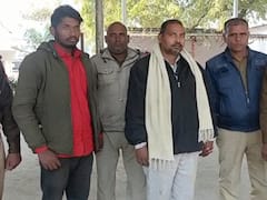 चंदौली: घर में धड़ल्ले से बनाई जा रही थी अवैध शराब, पुलिस ने भंड़ाफोड़ कर दो को पकड़ा