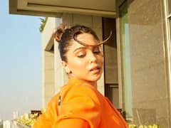 PHOTO: भगव्या रंगाची बिकिनी अन् ब्लेझर; शर्वरी वाघच्या नव्या लूकची चर्चा!