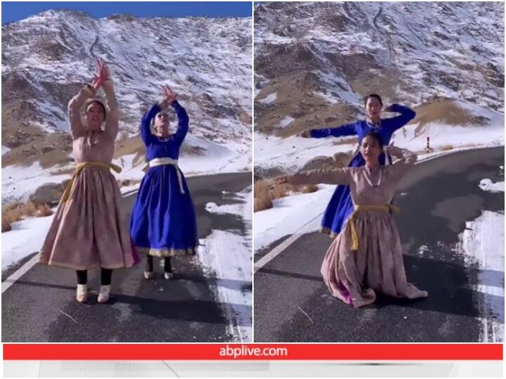 Video: लद्दाखी स्टाइल में बर्फीले पहाड़ों पर युवतियों ने किया डांस, ‘जाने बलमा घोड़ी पे क्यों सवार है…’ पर लगाए ठुमके Girls dance in Ladakhi style on snowy mountains on jaane balma ghodi pe kyun sawar hai Video: लद्दाखी स्टाइल में बर्फीले पहाड़ों पर युवतियों ने किया डांस, ‘जाने बलमा घोड़ी पे क्यों सवार है…’ पर लगाए ठुमके