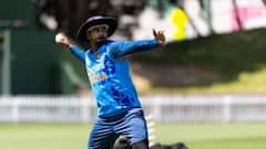 সিরিজ শুরুর আগেই বড় ধাক্কা, পিঠের চোটের কারণে ছিটকে গেলেন শ্রেয়স