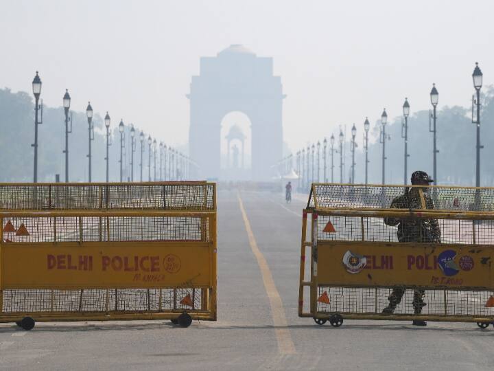 Republic Day Delhi in danger on Republic Day Terrorists are plotting these four on the police radar delhi police ann Republic Day: गणतंत्र दिवस पर खतरे में दिल्ली! ड्रॉप डेड मेथड से पाक ने भेजे हथियार, इन चार को तलाश रही पुलिस