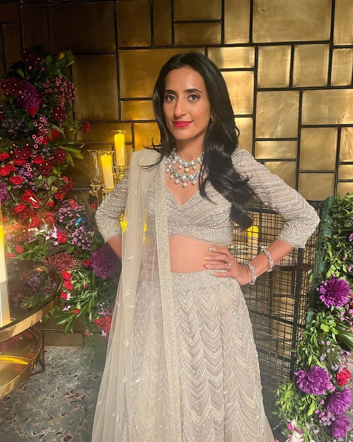Sugar Cosmetics CEO Vineeta Singh: विनीता सिंह (Vineeta Singh) ‘शुगर कॉस्मेटिक्स’ (Sugar Cosmetics) की फाउंडर और सीईओ हैं. ऑथर के मुताबिक, फाइनेंशियल ईयर 2022 में कंपनी को 75 करोड़ का नुकसान हुआ है, जो FY2021 के मुकाबले 21.1 करोड़ रुपये ज्यादा है.