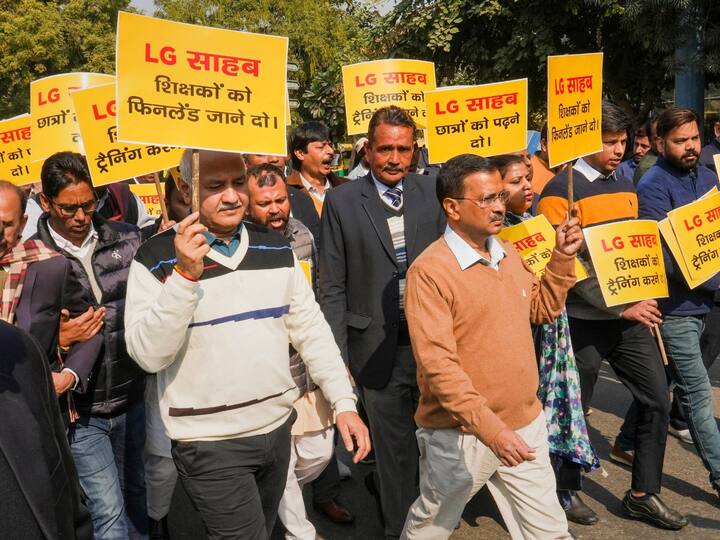 AAP Resorting To 'Theatrics', Becomes Matter Of Embarassment, SG Mehta Tells SC AAP's Protests, Theatrics Cannot Substitute Court: Government Tells SC