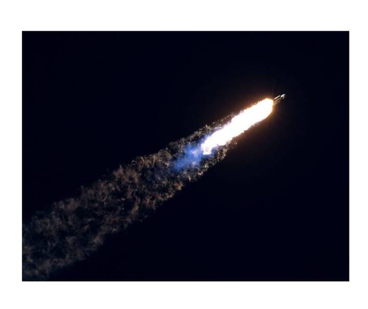 याशिवाय SpaceX ने नुकतेच 54 नेक्स्ट जनरेशन स्टारलिंक इंटरनेट सॅटेलाइट्स देखील लाँच केले आहेत.  ( PC : SpaceX/twitter )